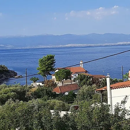 μέ το απέραντο γαλάζιο *